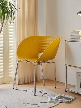 Скандинавский дизайнерский обеденный стул для домашнего использования, простая современная пластиковая спинка в стиле ретро, стул для одного человека, красный стул
