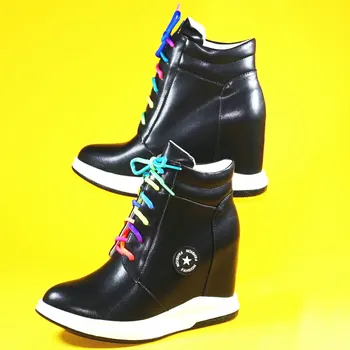 2024 Вулканизированная обувь Женщины на шнуровке Танкетки из натуральной кожи Ботильоны на высоком каблуке Женские модные кроссовки с круглым носком Повседневная обувь